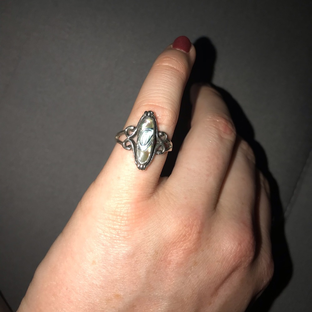Green Stone Ring 💚 - Picture 7 of 8